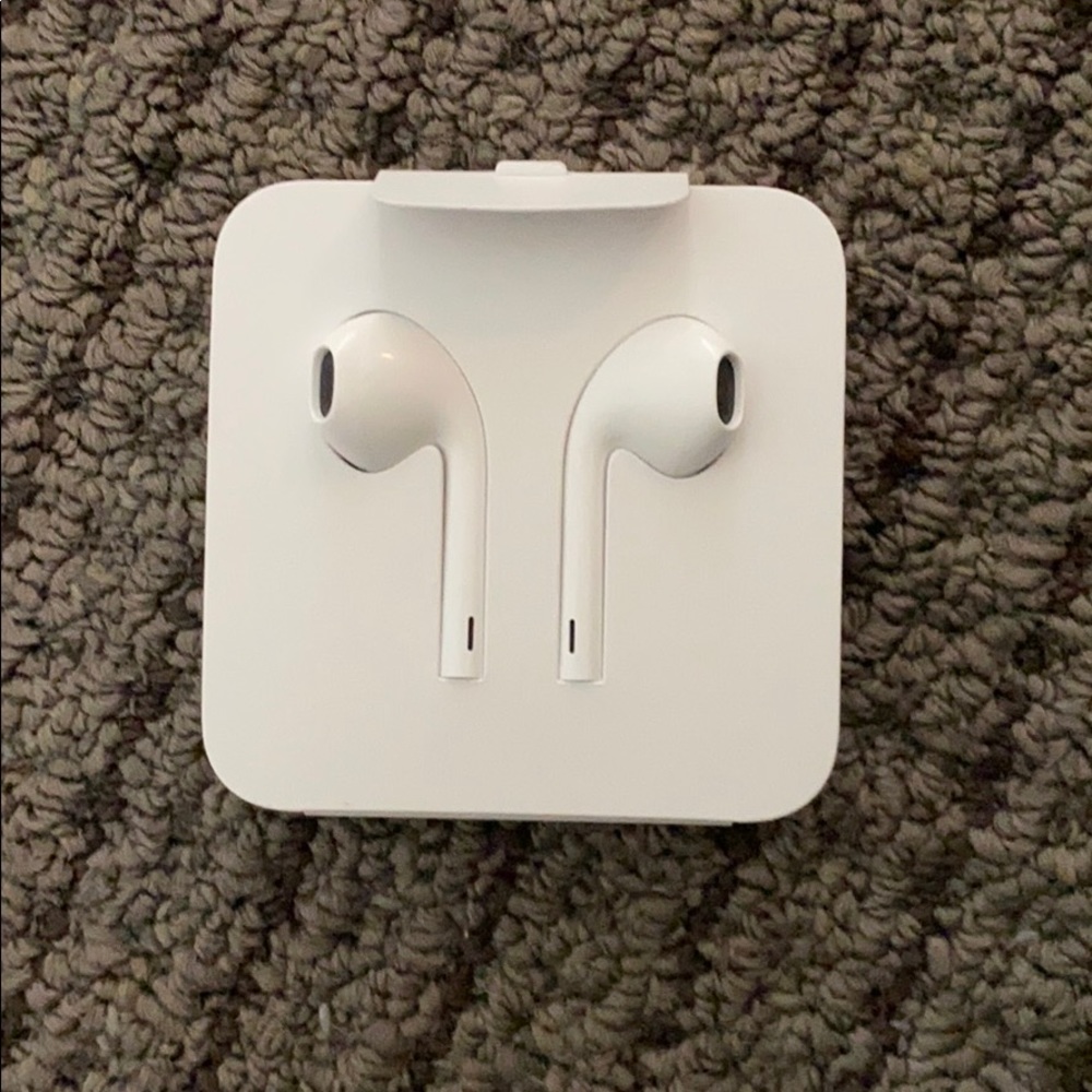 Apple EarPods with Lightning Connector